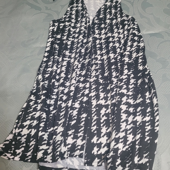 Open Vest - Picture 2 of 4